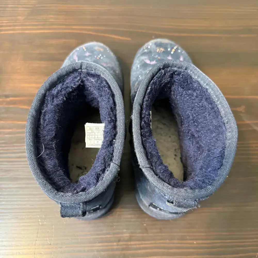 UGG Youth 7 Classic Zodiac Mini‎ Starry Night Special Edition